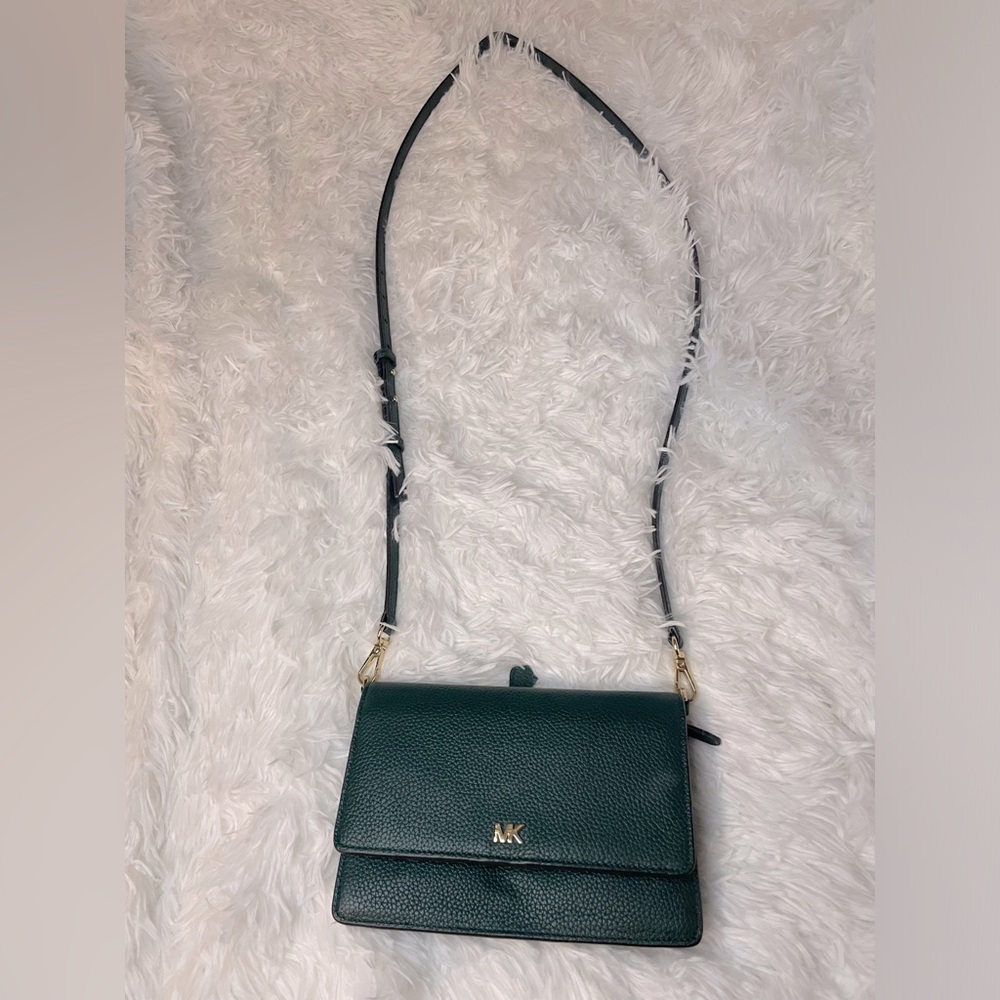 Michael Kors Crossbody Wallet